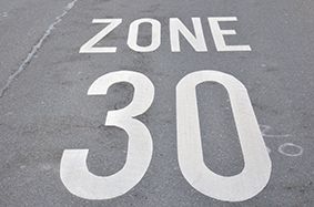 Indication Zone 30 au sol