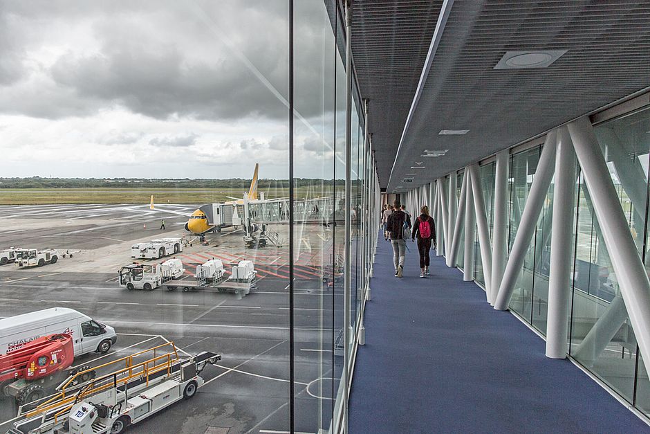 Aéroport Brest Bretagne - Agrandir l'image, .JPG 394Ko (fenêtre modale)