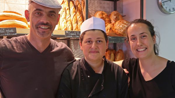 Sébastien et Audrey Ropers entourent Sindy qui a également participé à l’émission